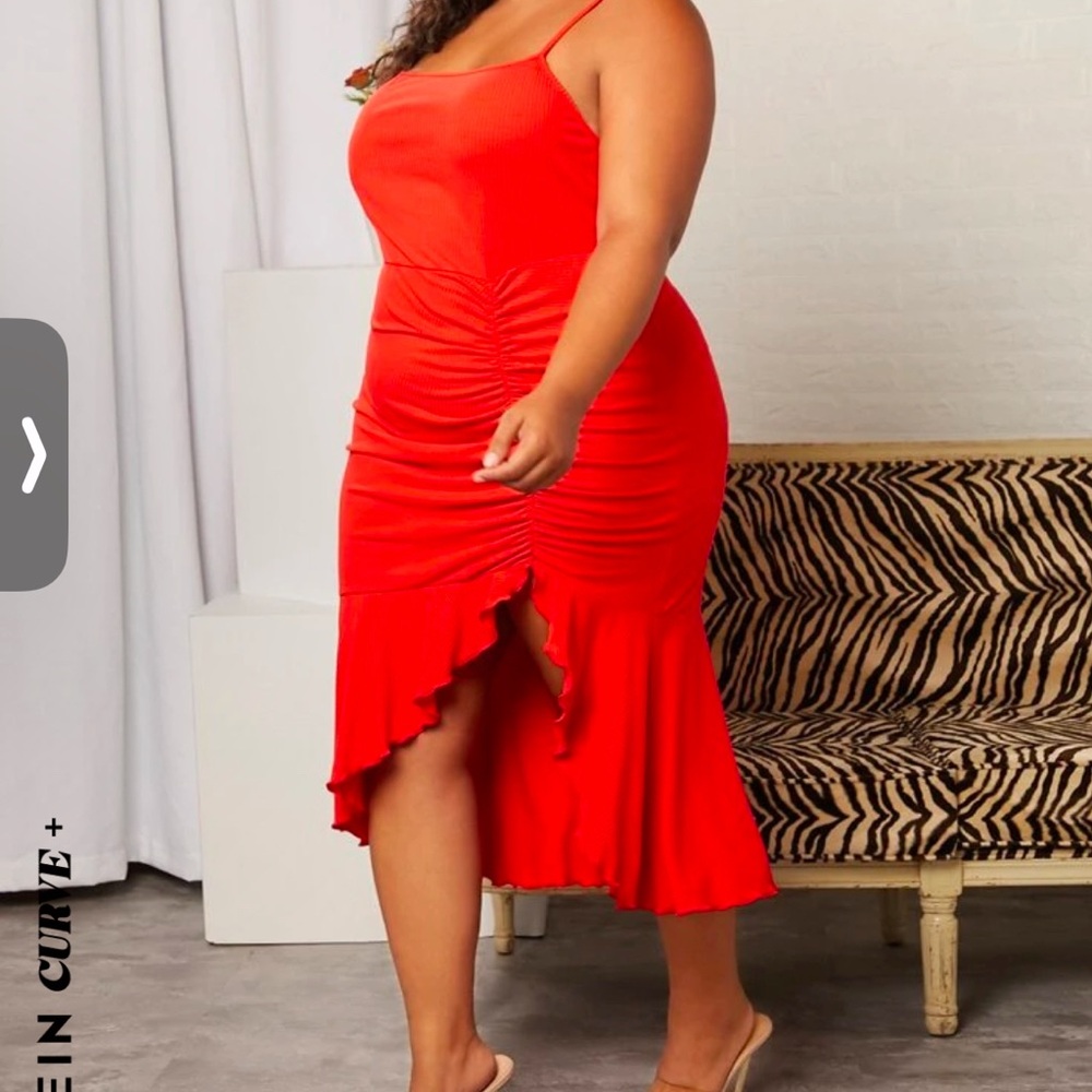 SHEIN CURVE+ Plus Ruched Asymmetrical Hem Cami Dress